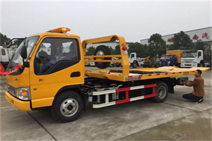 市中哪里有拖车服务